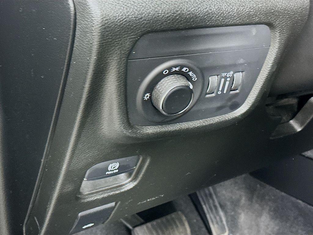 used 2022 Jeep Grand Cherokee L car, priced at $29,998