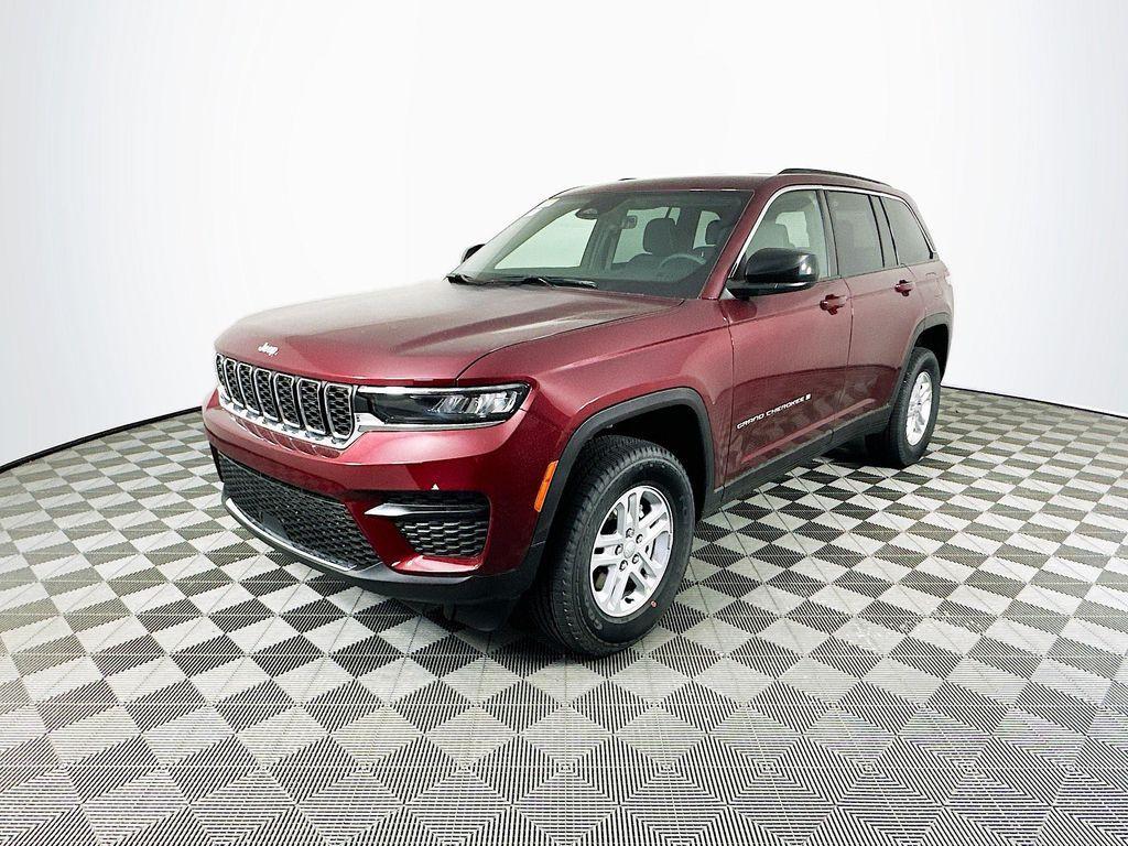 new 2025 Jeep Grand Cherokee car, priced at $37,985