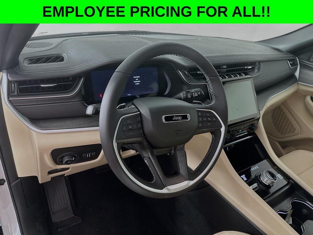 new 2025 Jeep Grand Cherokee car, priced at $42,846