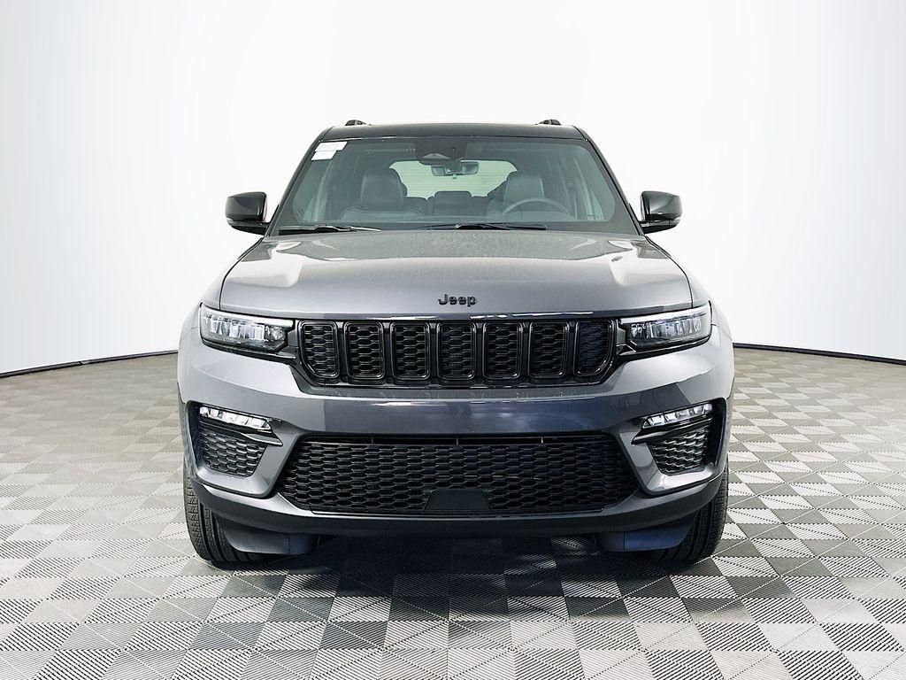 new 2025 Jeep Grand Cherokee car, priced at $47,808