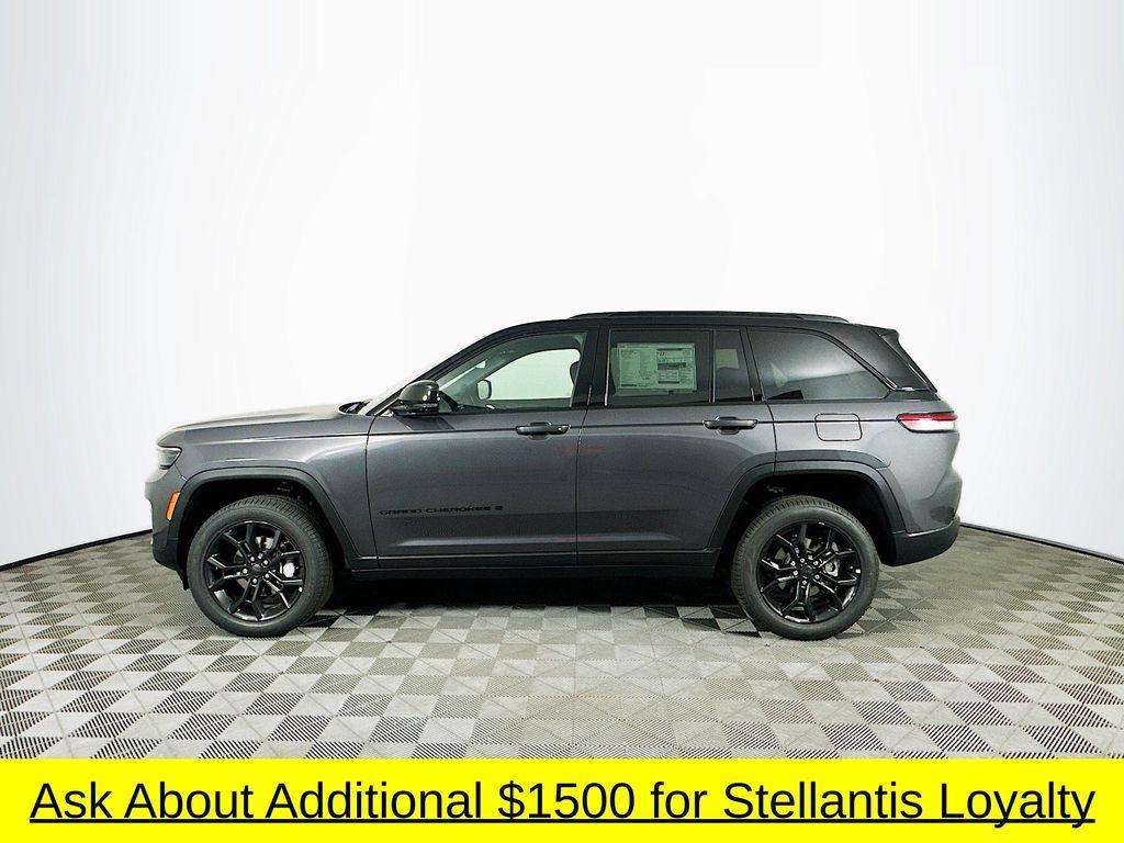 new 2025 Jeep Grand Cherokee car, priced at $47,808