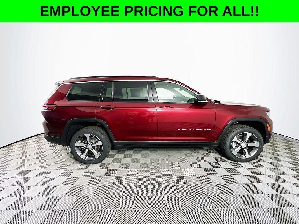 new 2025 Jeep Grand Cherokee L car, priced at $49,697