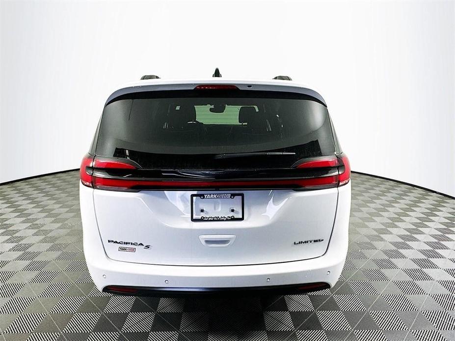 new 2024 Chrysler Pacifica car, priced at $50,386