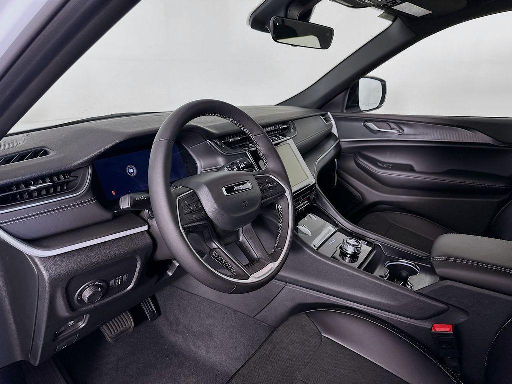 new 2025 Jeep Grand Cherokee L car, priced at $43,335