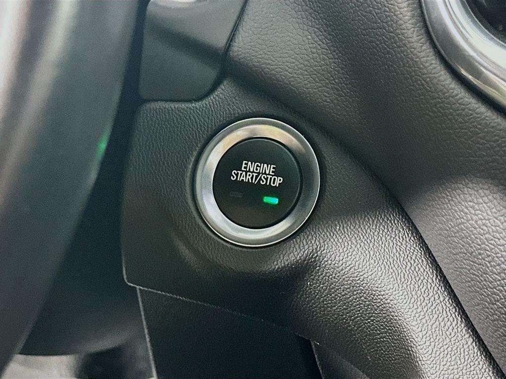 used 2022 Chevrolet Equinox car, priced at $19,350