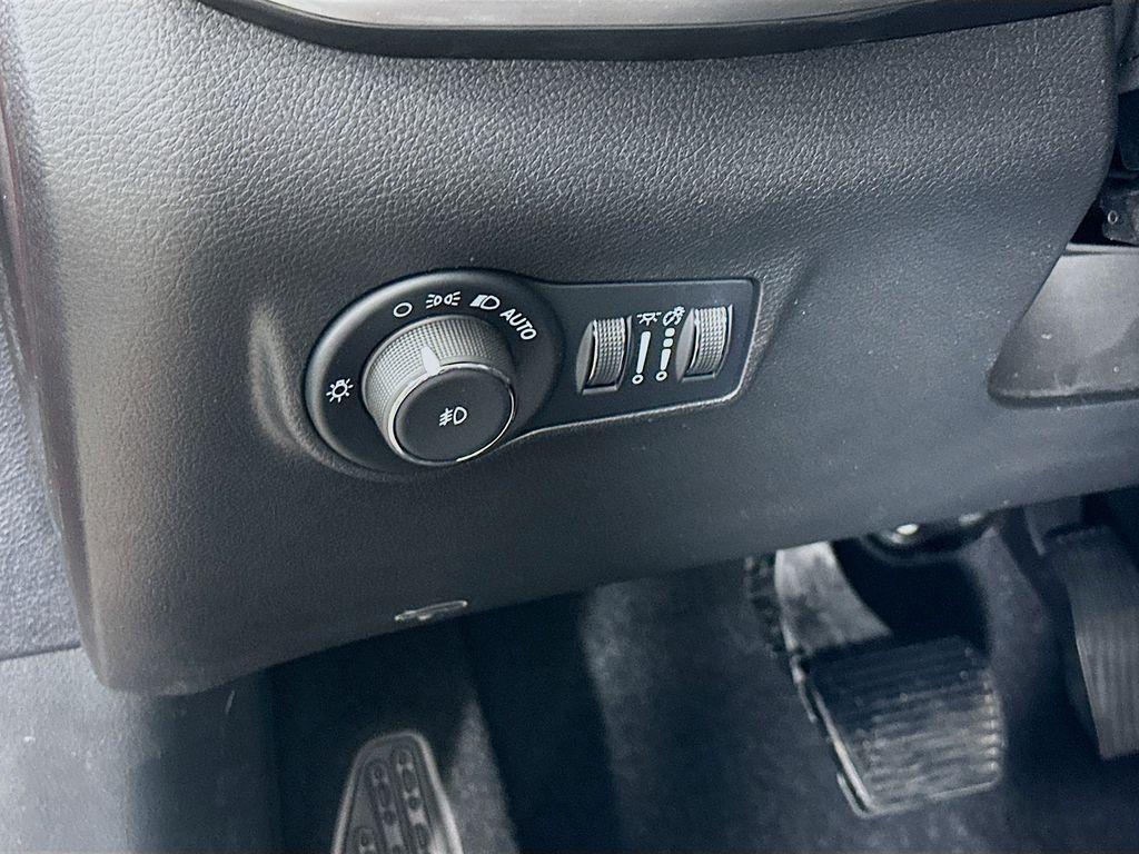 new 2025 Jeep Compass car, priced at $29,985