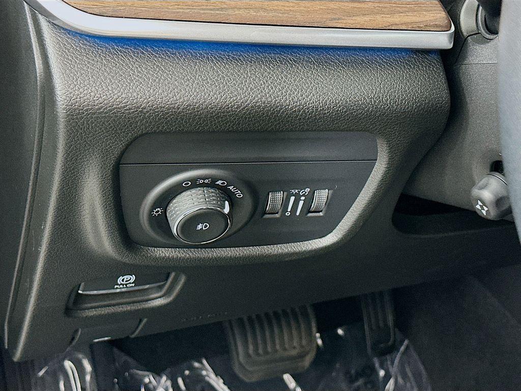 used 2022 Jeep Grand Cherokee car, priced at $36,844