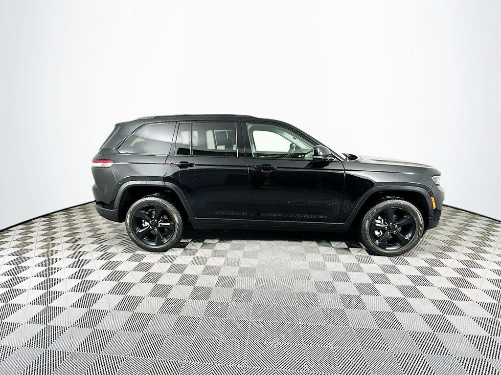 used 2023 Jeep Grand Cherokee car, priced at $32,994