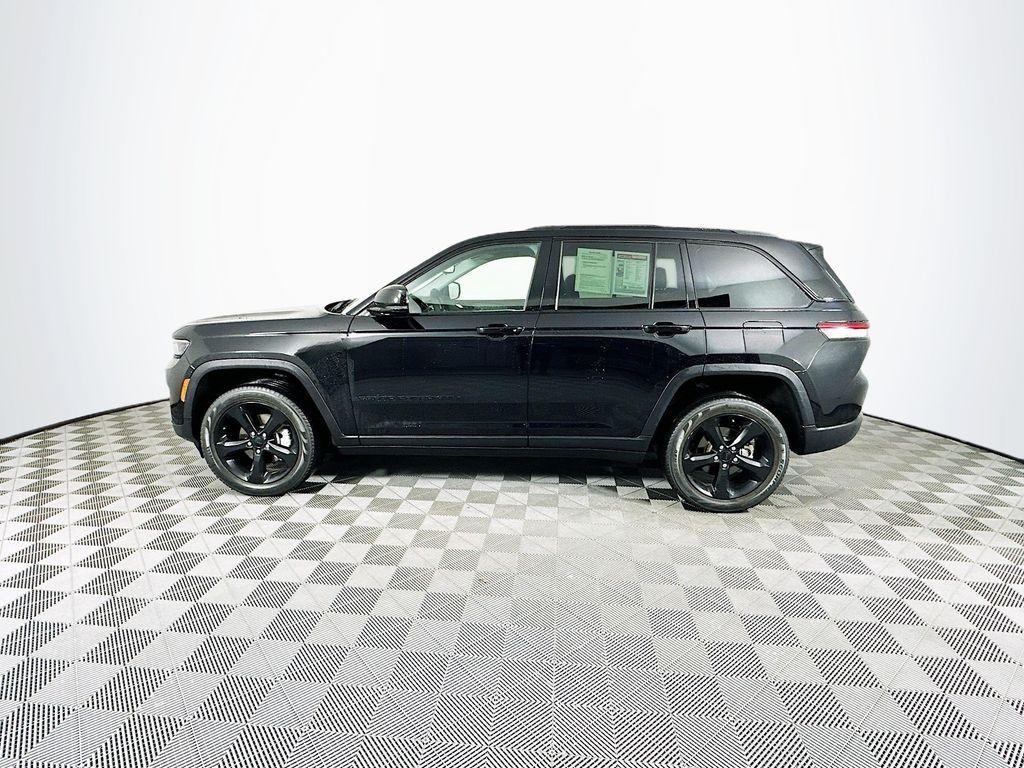 used 2023 Jeep Grand Cherokee car, priced at $32,994