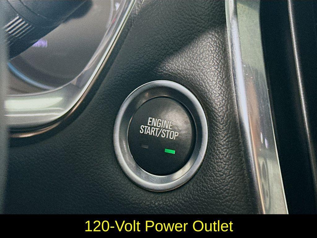 used 2023 Chevrolet Traverse car, priced at $28,199