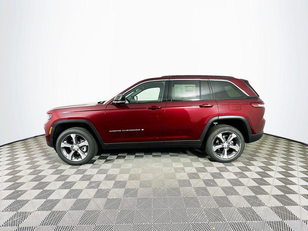 new 2025 Jeep Grand Cherokee car, priced at $47,750