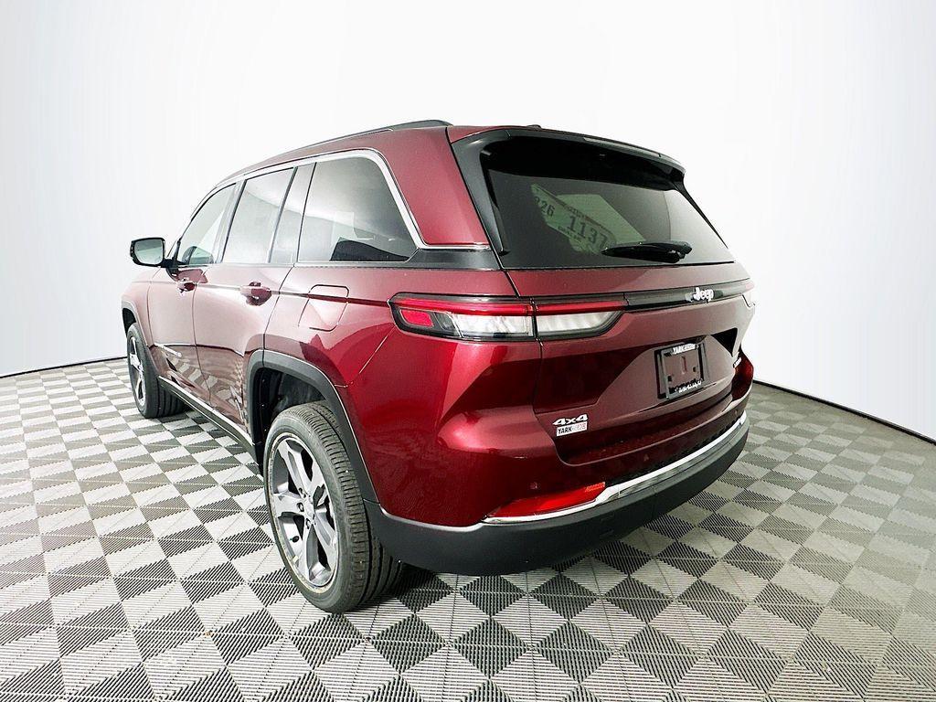 new 2025 Jeep Grand Cherokee car, priced at $47,750