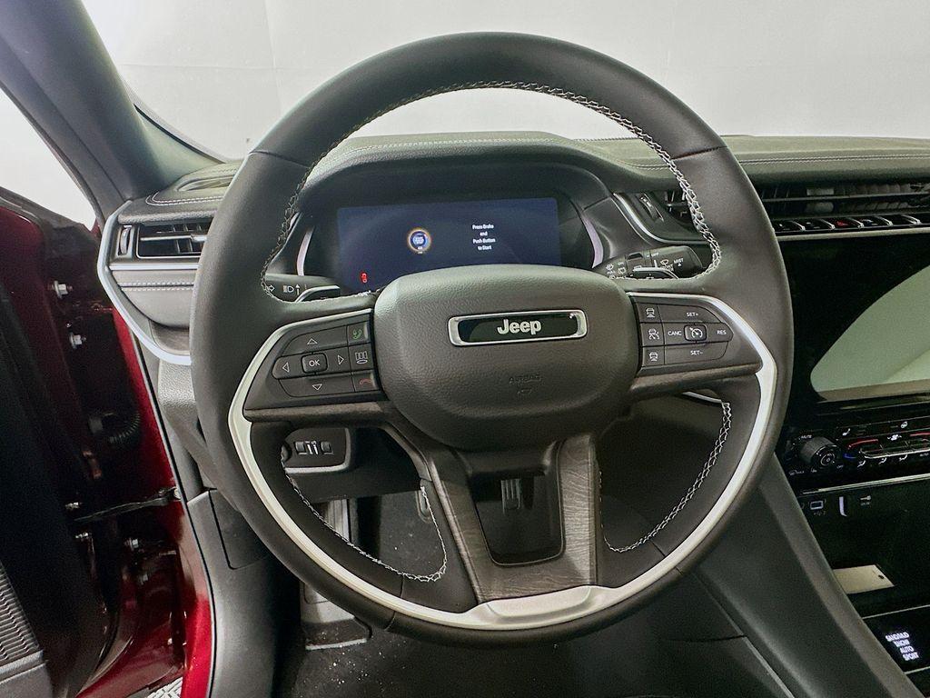 new 2025 Jeep Grand Cherokee car, priced at $47,750