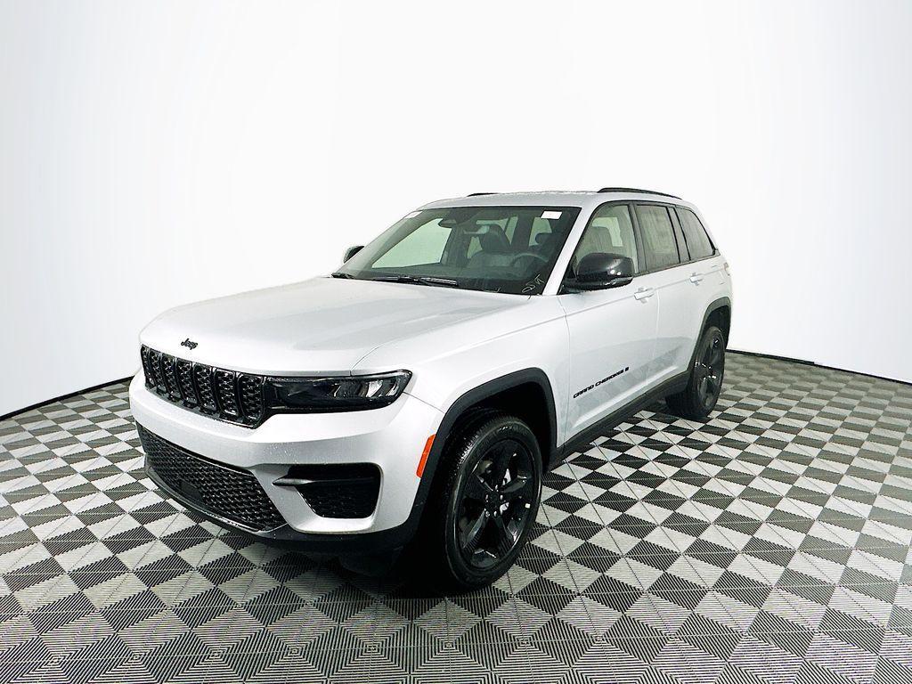 new 2024 Jeep Grand Cherokee car, priced at $39,224