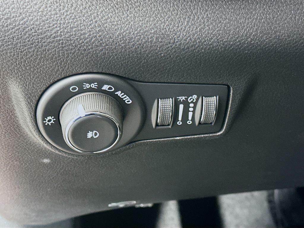 new 2025 Jeep Compass car, priced at $30,905