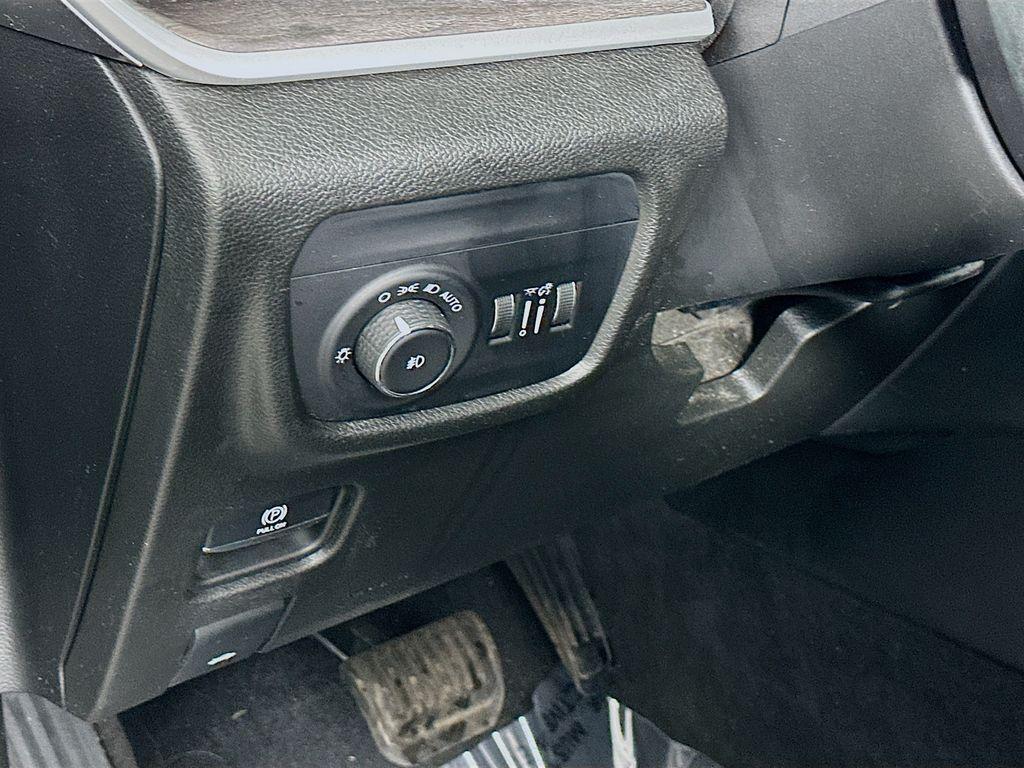 used 2022 Jeep Grand Cherokee L car, priced at $30,744