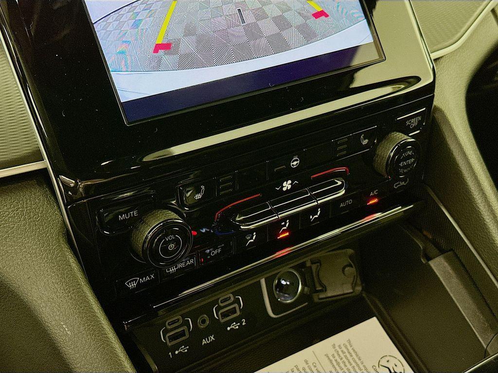 new 2025 Jeep Grand Cherokee L car, priced at $43,881