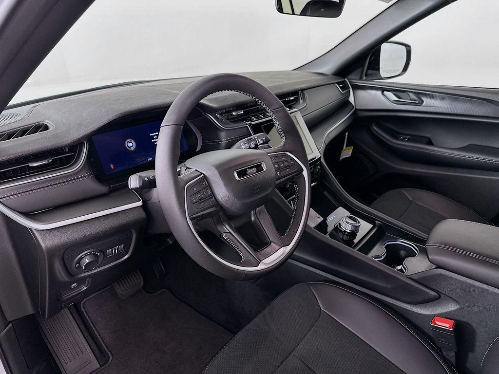 new 2025 Jeep Grand Cherokee L car, priced at $43,881