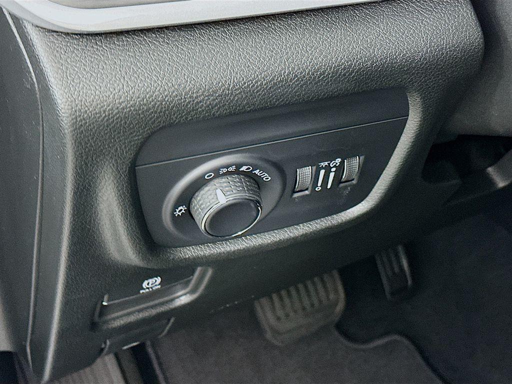 new 2025 Jeep Grand Cherokee L car, priced at $43,881