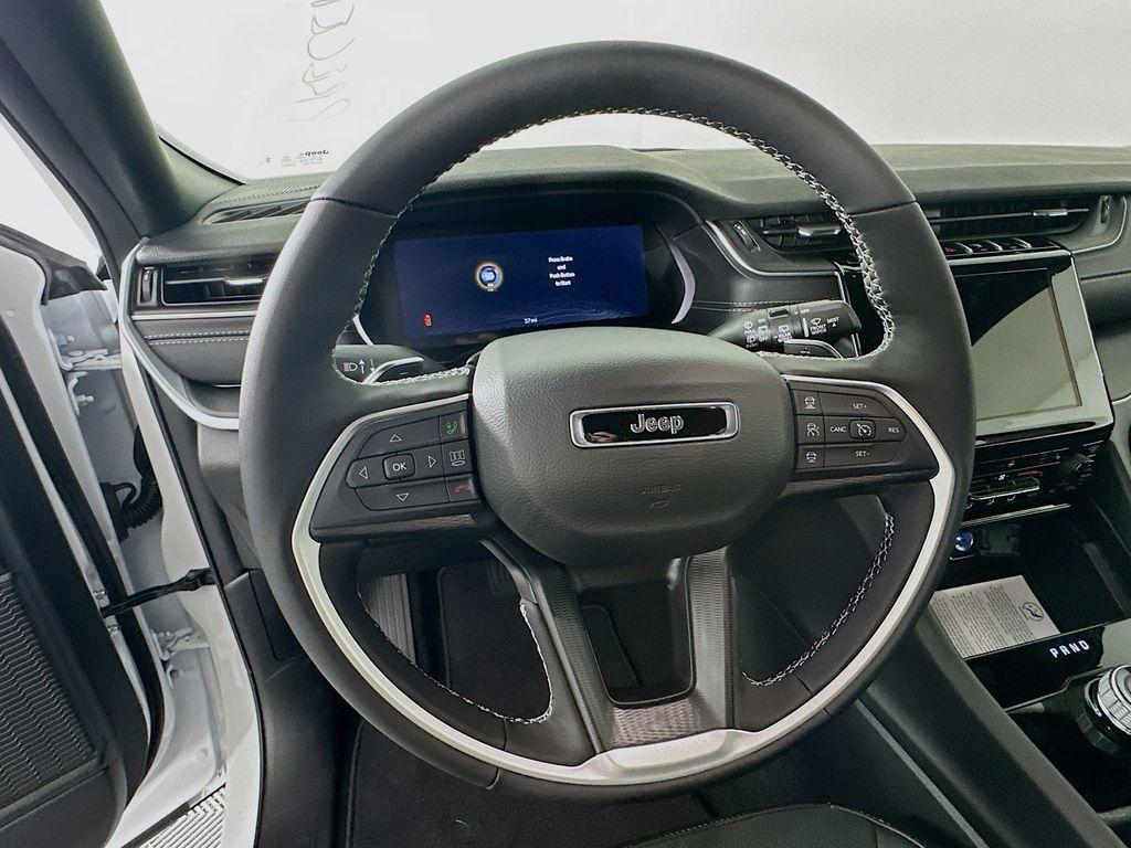 new 2025 Jeep Grand Cherokee L car, priced at $43,881