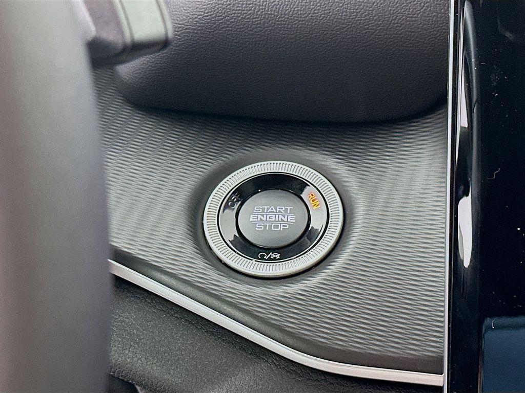 new 2025 Jeep Grand Cherokee L car, priced at $43,881