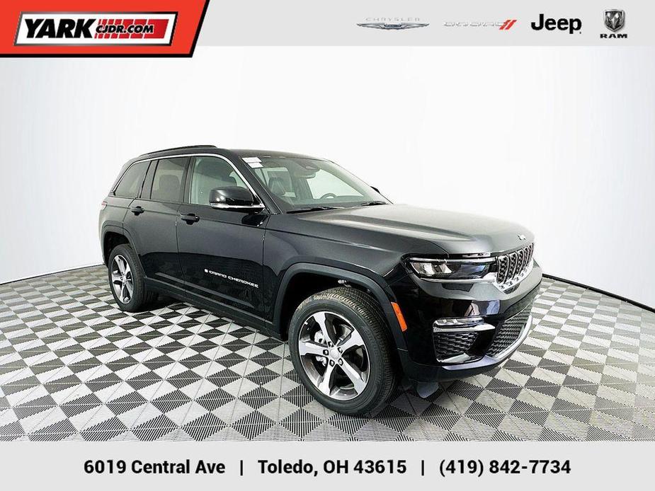 new 2024 Jeep Grand Cherokee car, priced at $44,955