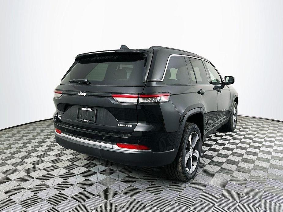 new 2024 Jeep Grand Cherokee car, priced at $44,955