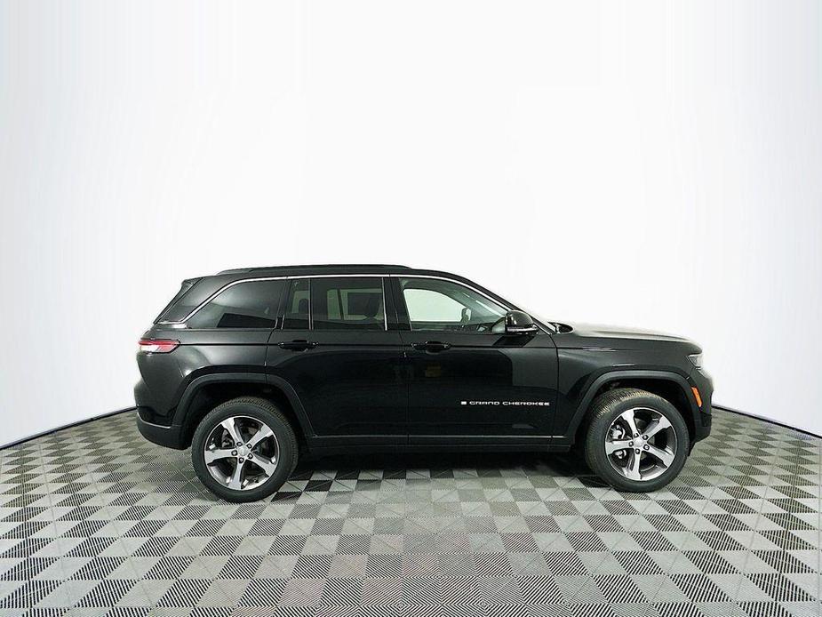 new 2024 Jeep Grand Cherokee car, priced at $44,955