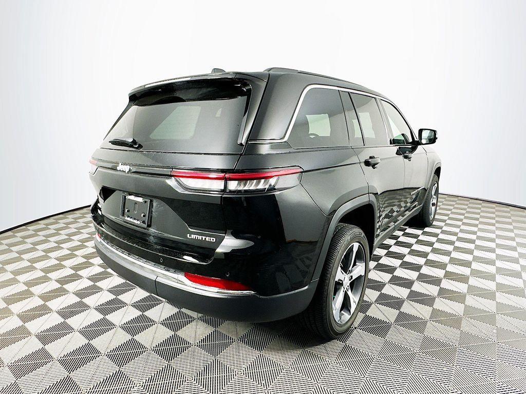 new 2025 Jeep Grand Cherokee car, priced at $46,250