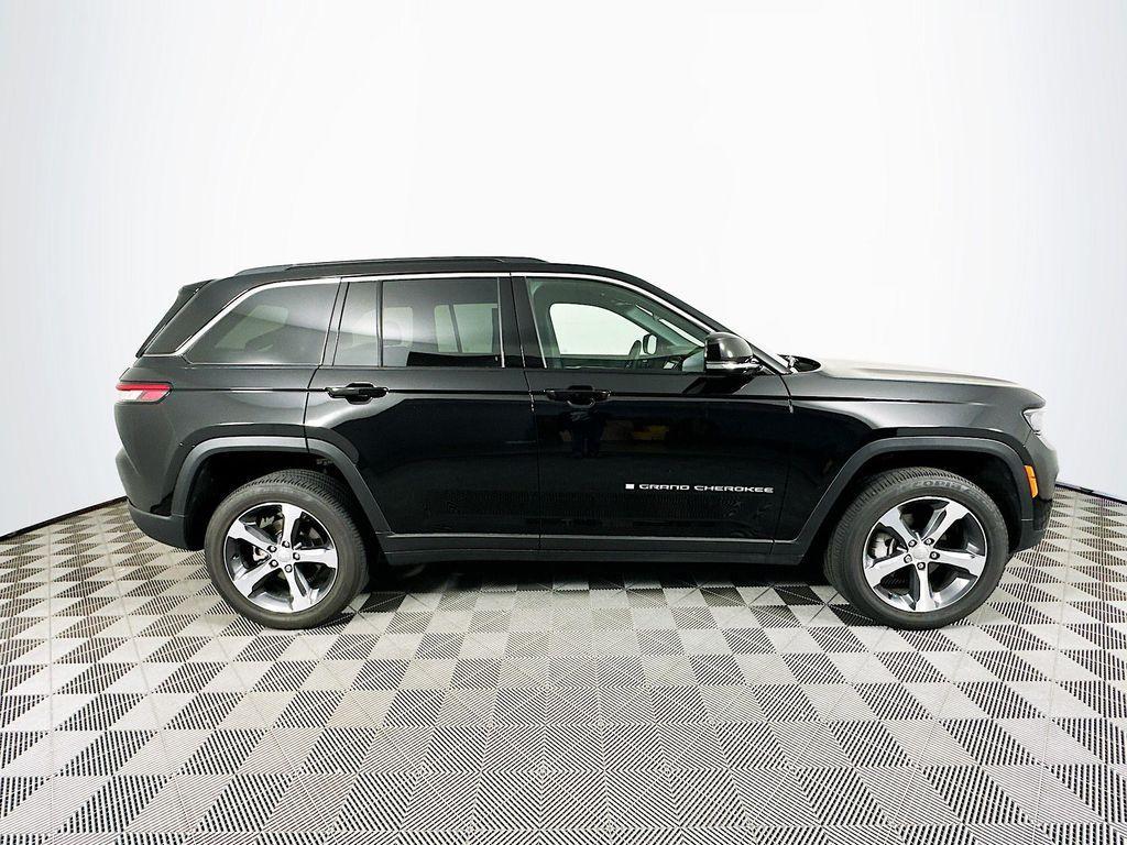 new 2025 Jeep Grand Cherokee car, priced at $46,250