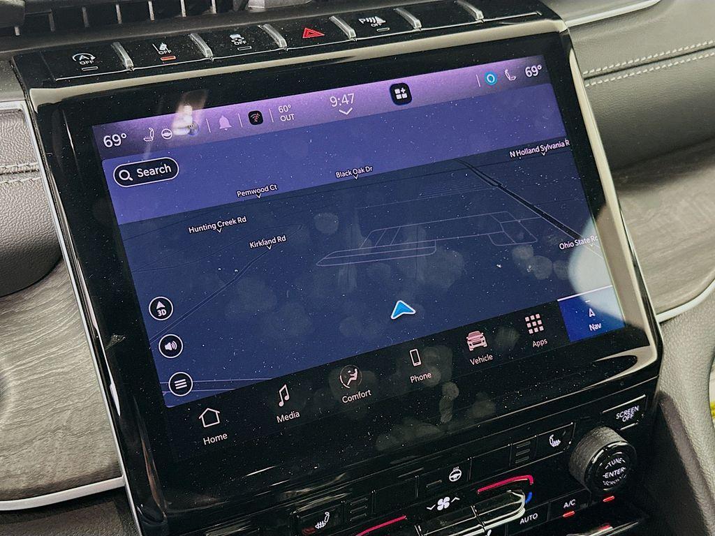 new 2025 Jeep Grand Cherokee car, priced at $46,250