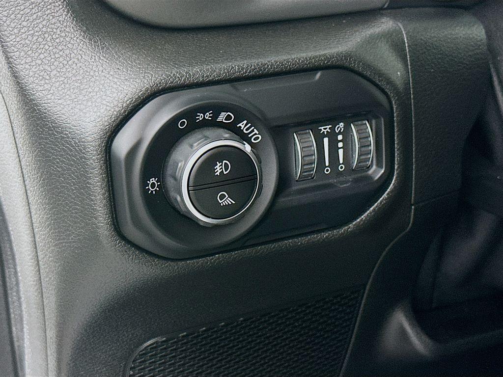 used 2021 Jeep Gladiator car, priced at $32,800