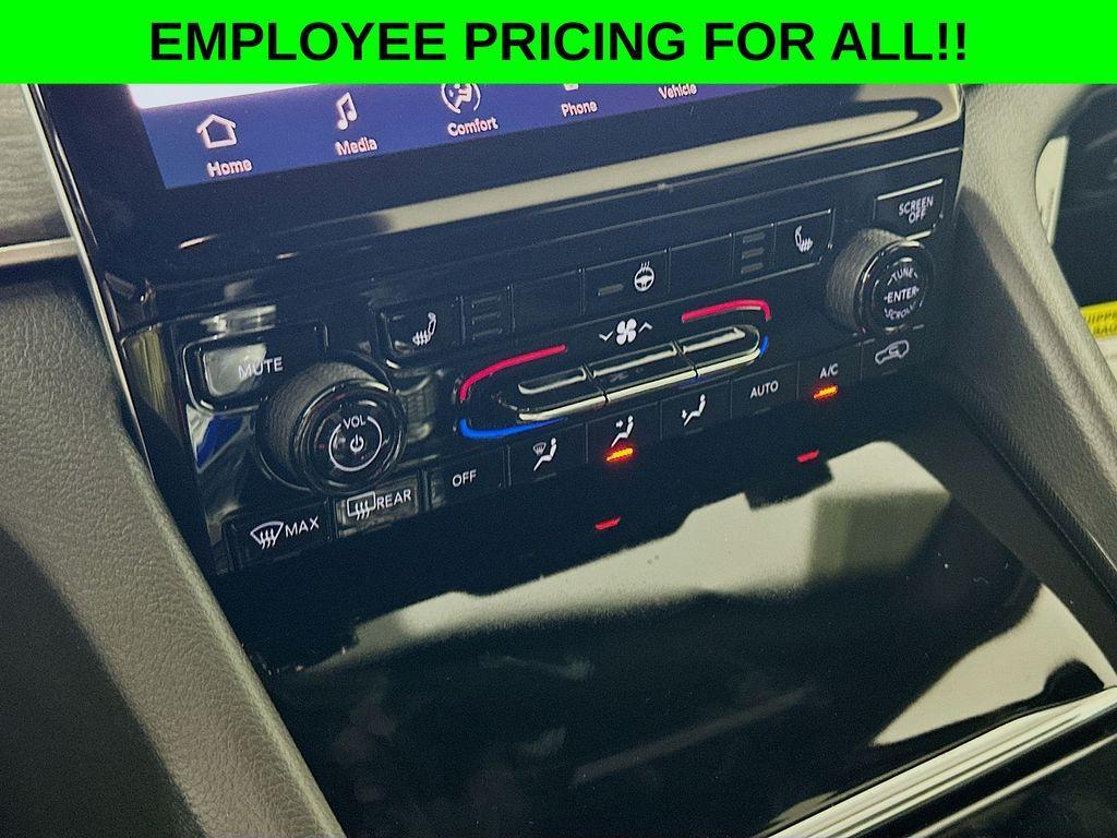new 2025 Jeep Grand Cherokee car, priced at $46,451