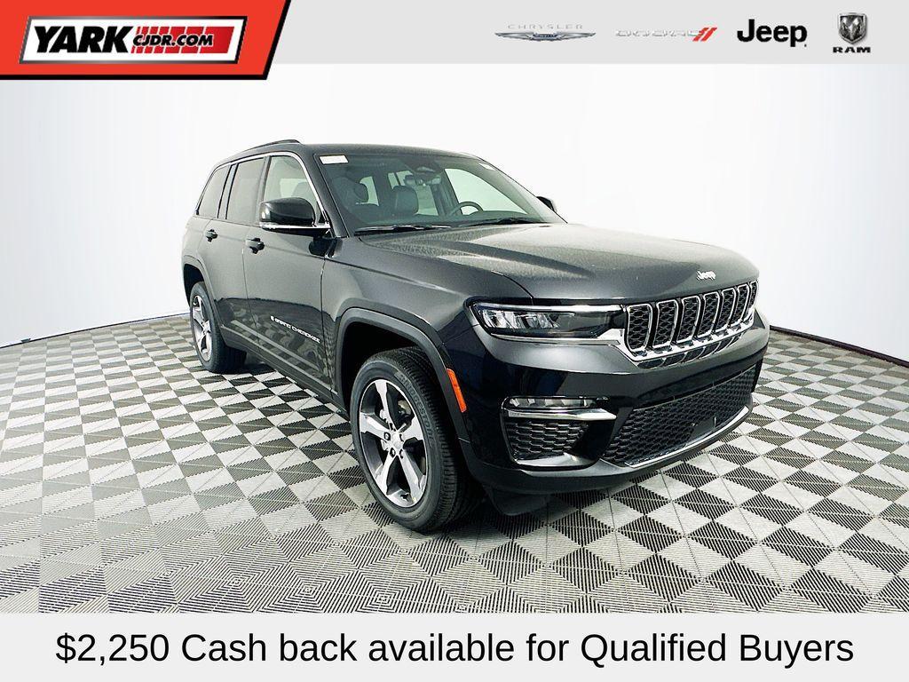 new 2025 Jeep Grand Cherokee car, priced at $45,451