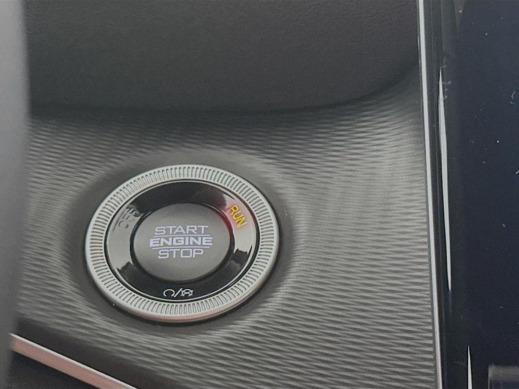 new 2025 Jeep Grand Cherokee L car, priced at $39,979