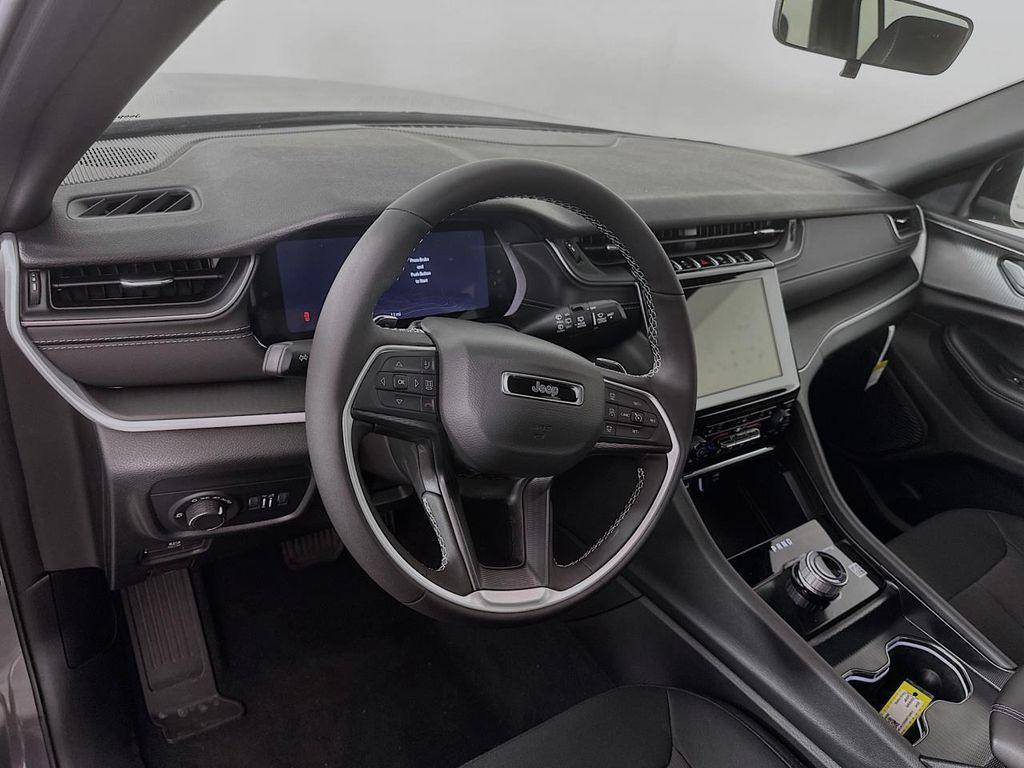 new 2025 Jeep Grand Cherokee L car, priced at $39,979