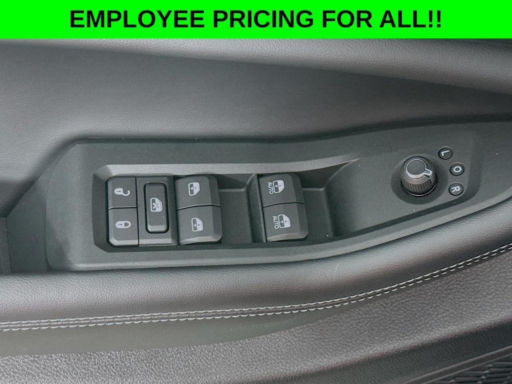 new 2025 Jeep Grand Cherokee L car, priced at $42,479