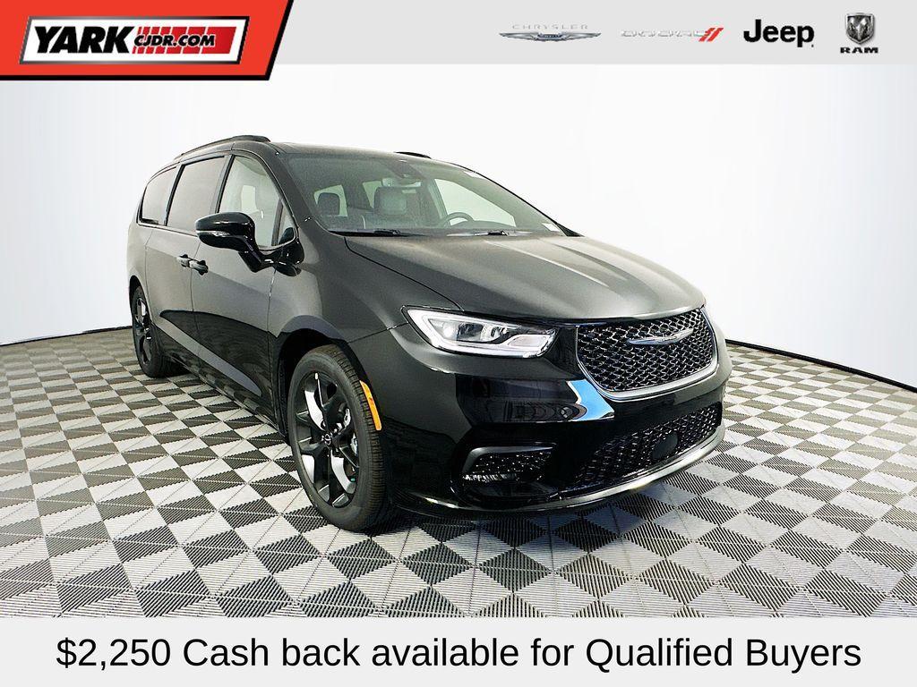 new 2026 Chrysler Pacifica car, priced at $45,737