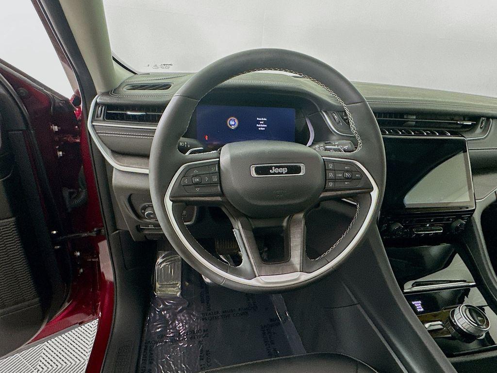 used 2023 Jeep Grand Cherokee car, priced at $32,504