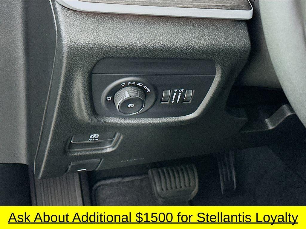 new 2025 Jeep Grand Cherokee L car, priced at $46,331