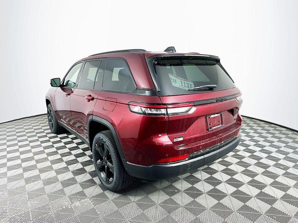 new 2025 Jeep Grand Cherokee car, priced at $45,895