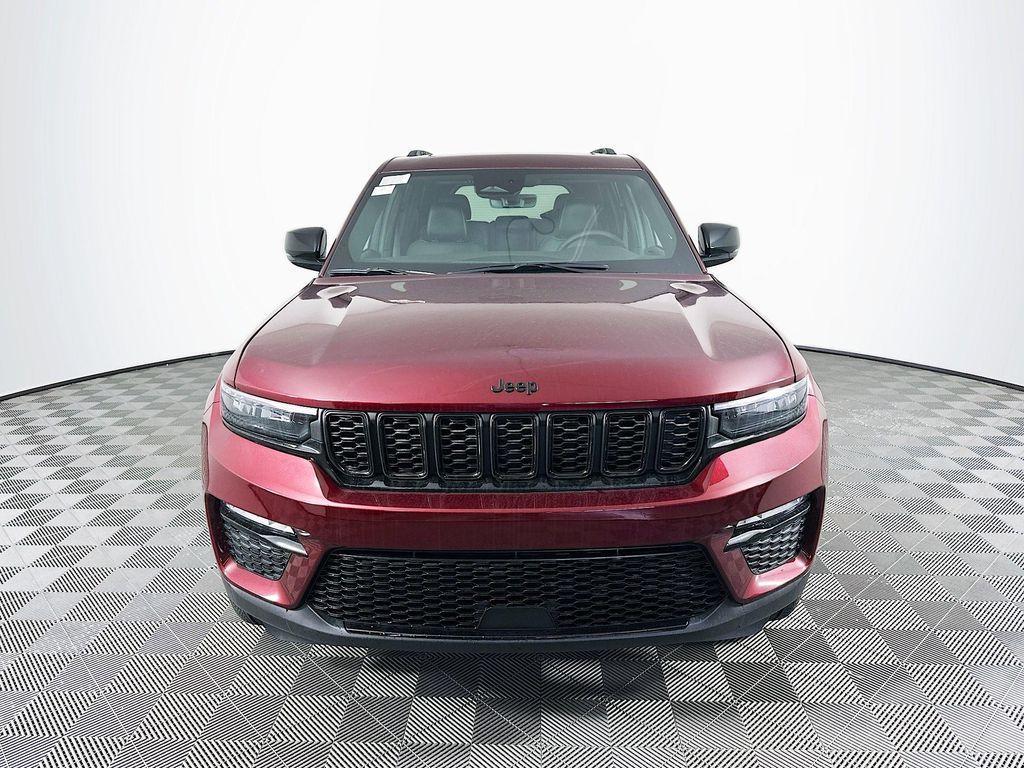 new 2025 Jeep Grand Cherokee car, priced at $45,895