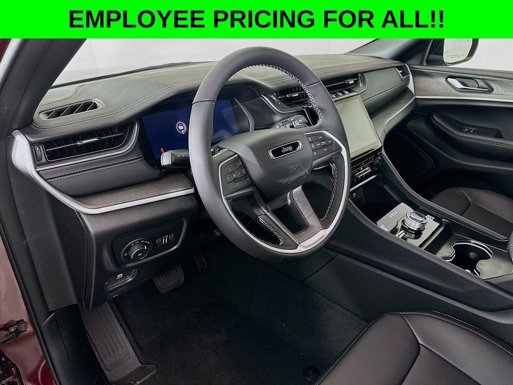 new 2025 Jeep Grand Cherokee car, priced at $48,645