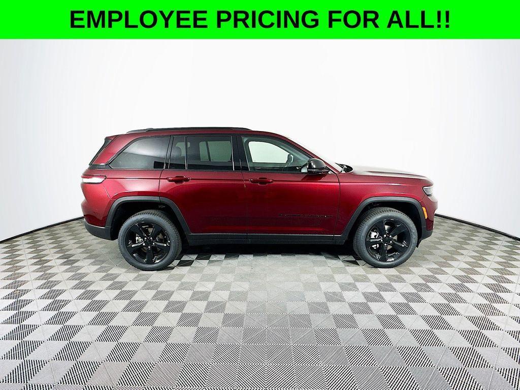new 2025 Jeep Grand Cherokee car, priced at $48,645