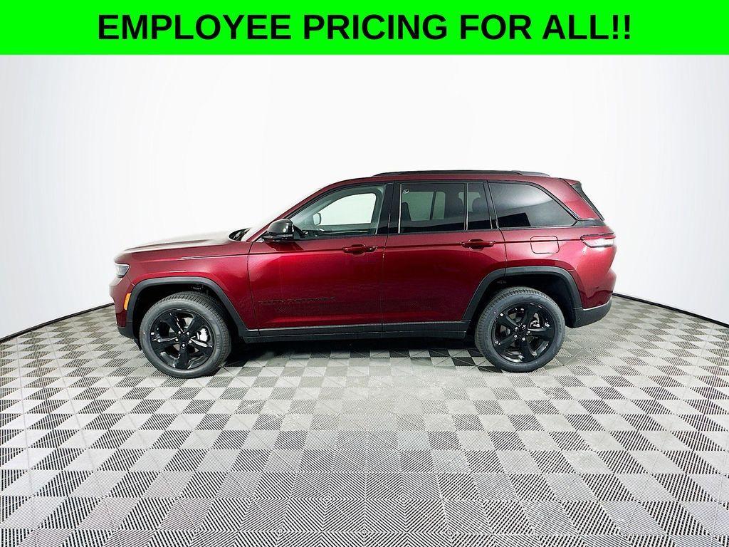 new 2025 Jeep Grand Cherokee car, priced at $48,645