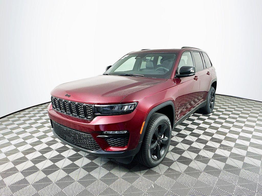 new 2025 Jeep Grand Cherokee car, priced at $45,895