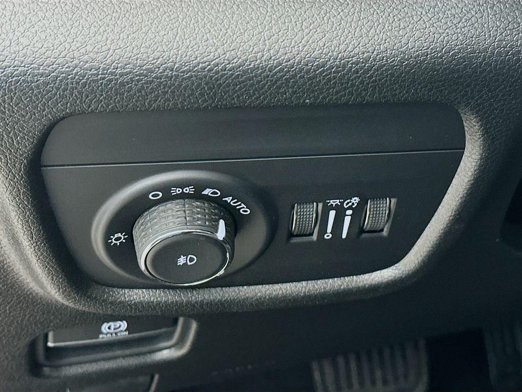 new 2025 Jeep Grand Cherokee car, priced at $45,895