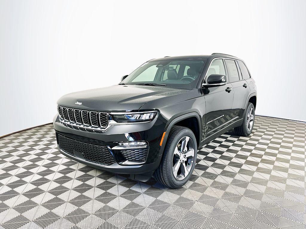new 2025 Jeep Grand Cherokee car, priced at $41,750