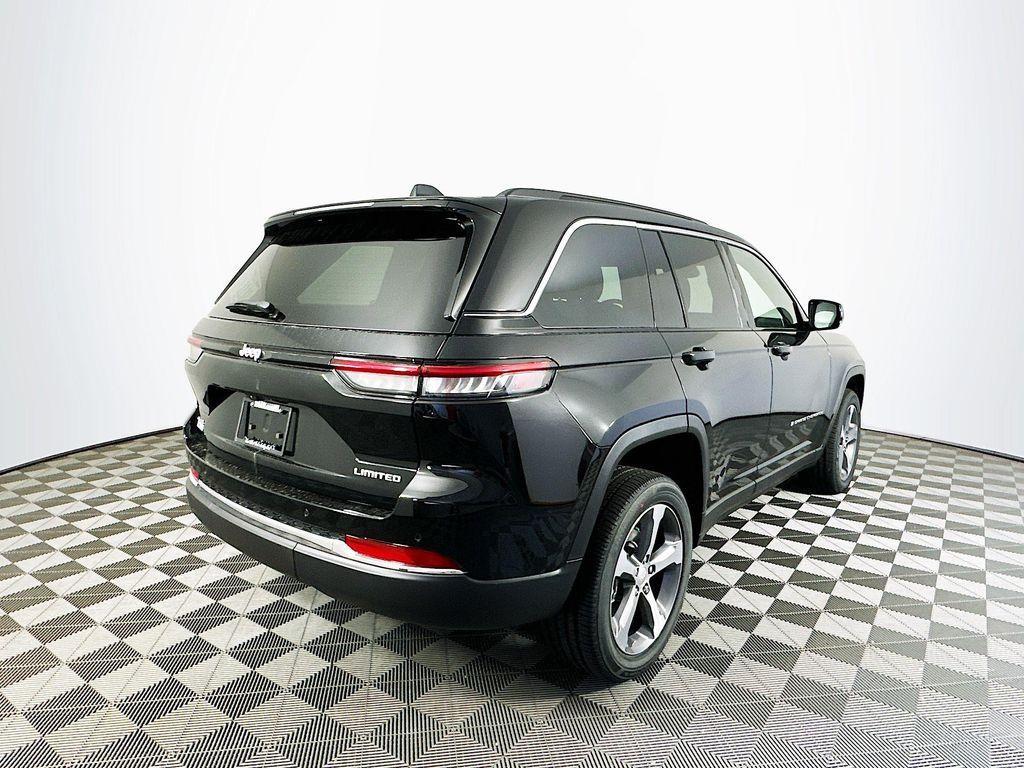 new 2025 Jeep Grand Cherokee car, priced at $41,750