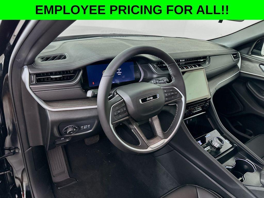 new 2025 Jeep Grand Cherokee car, priced at $47,750